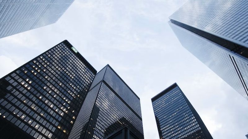 photo-1486406146926-c627a92ad1ab